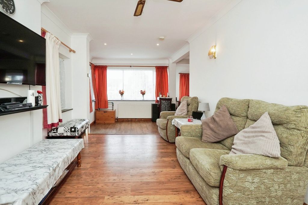 Property photo 2 of 19