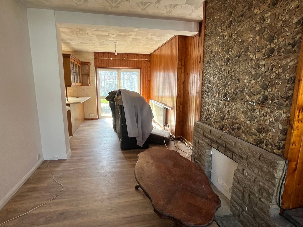 Property photo 2 of 13 Img_4434