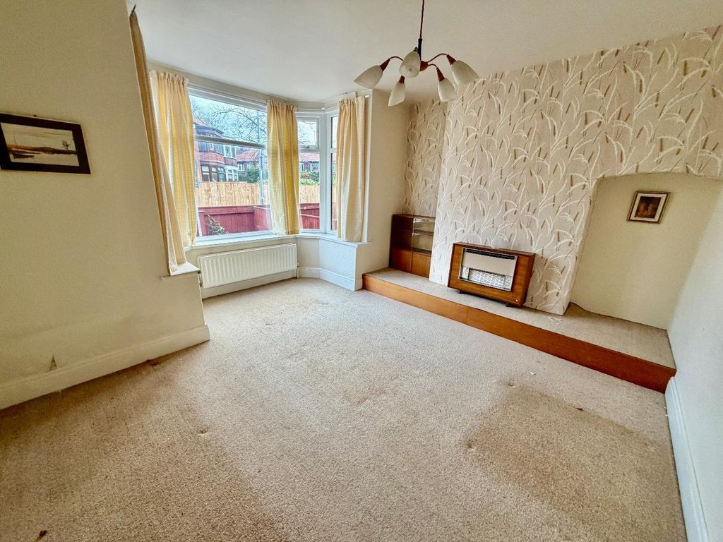 Property photo 3 of 10 Lounge