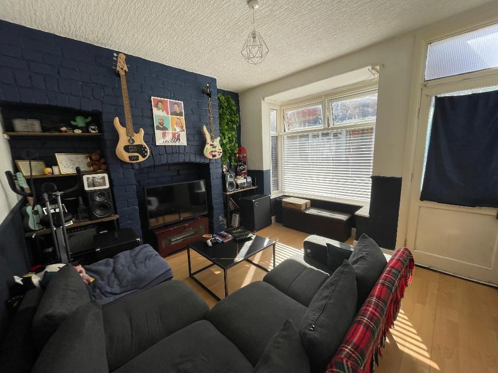 Property photo 3 of 10 Lounge