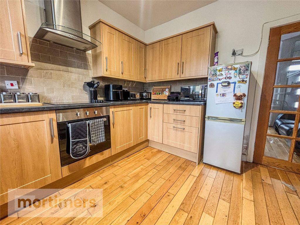 Property photo 2 of 16 Kitchen