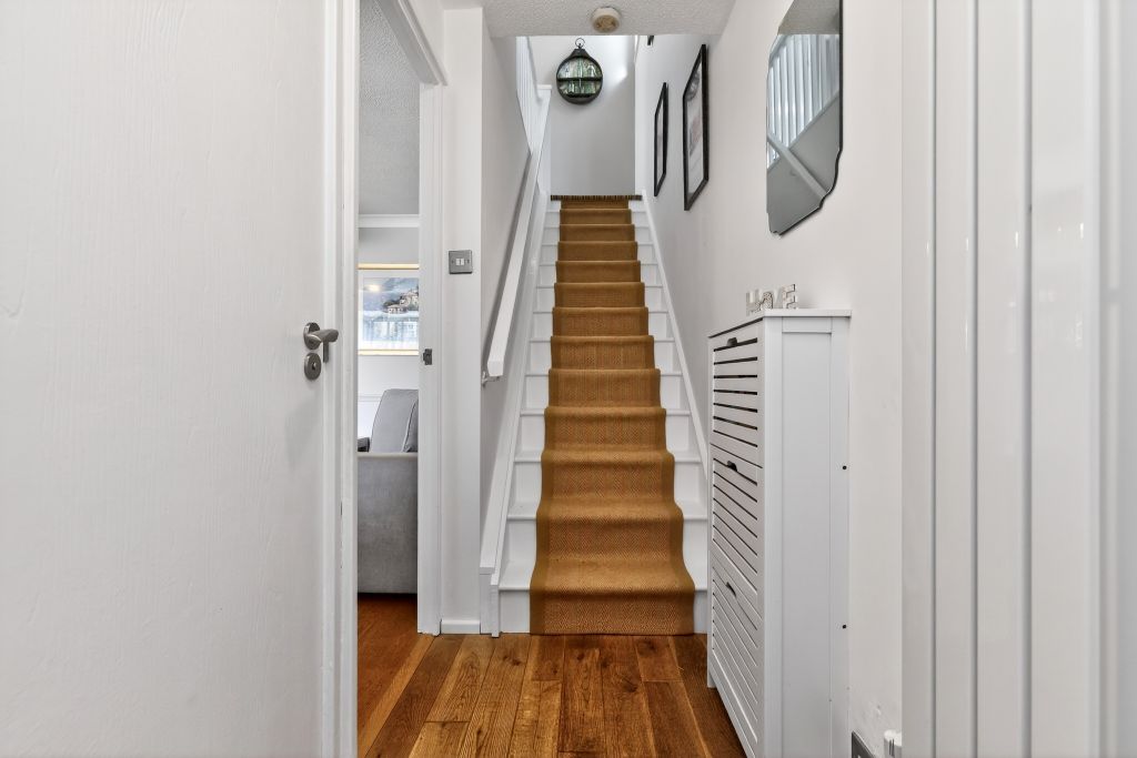 Property photo 2 of 20 Entrance Hallway