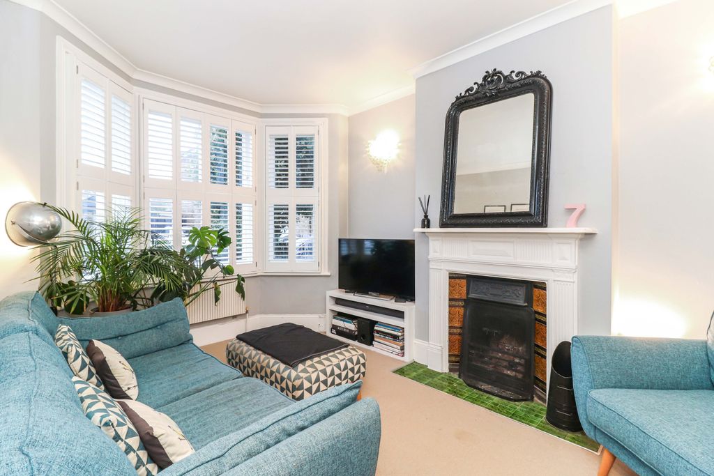 Property photo 2 of 36 Sitting Room