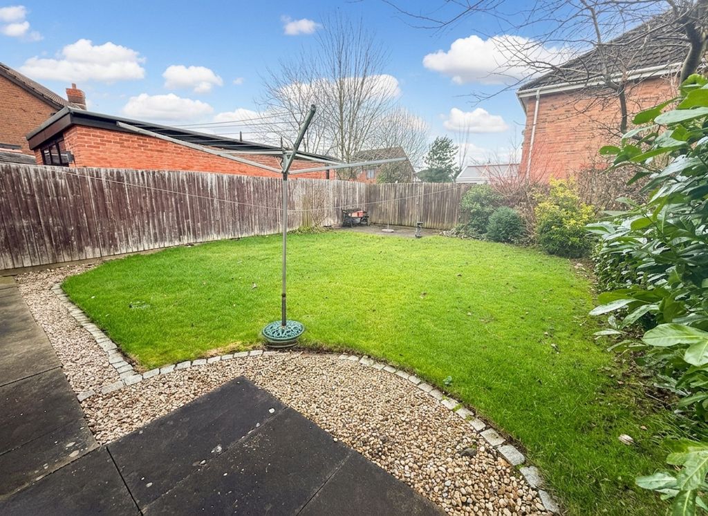 Property photo 2 of 27
