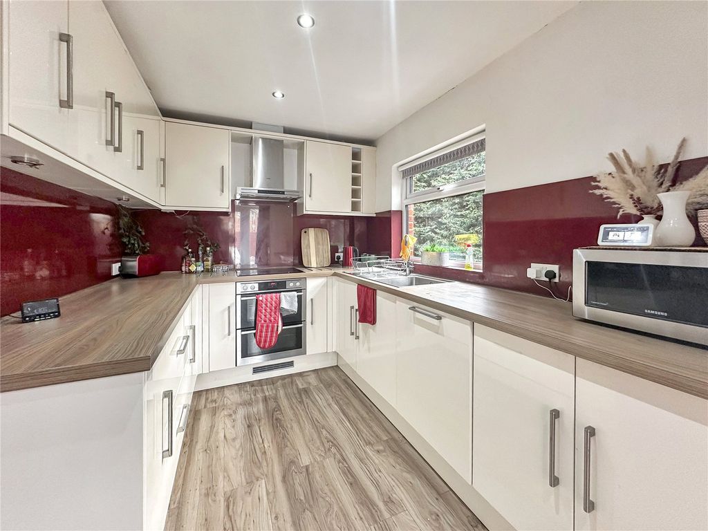 Property photo 2 of 15 Picture No. 14