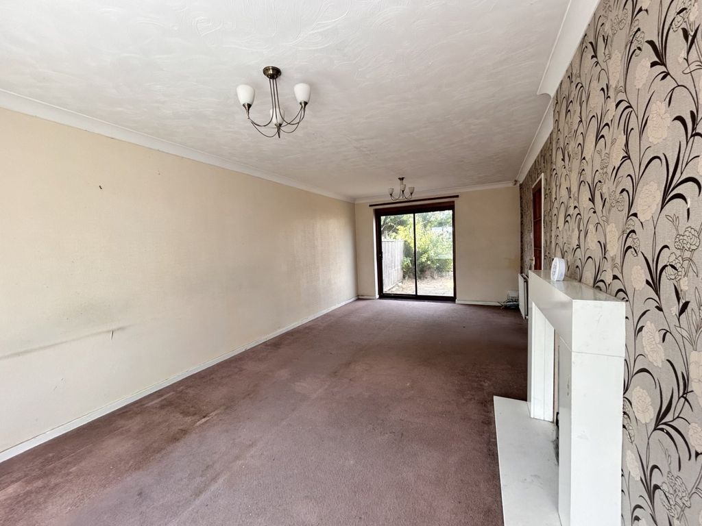 Property photo 2 of 12 Sitting/Dining Room