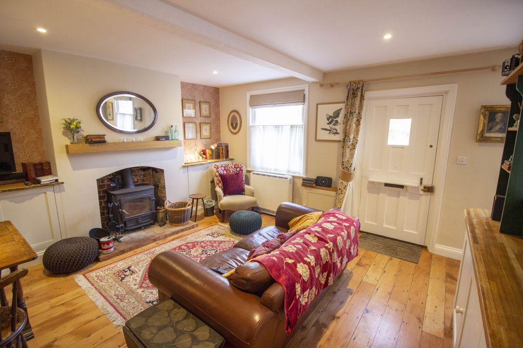 Property photo 3 of 24