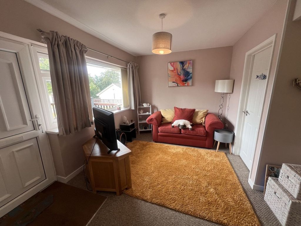 Property photo 3 of 21