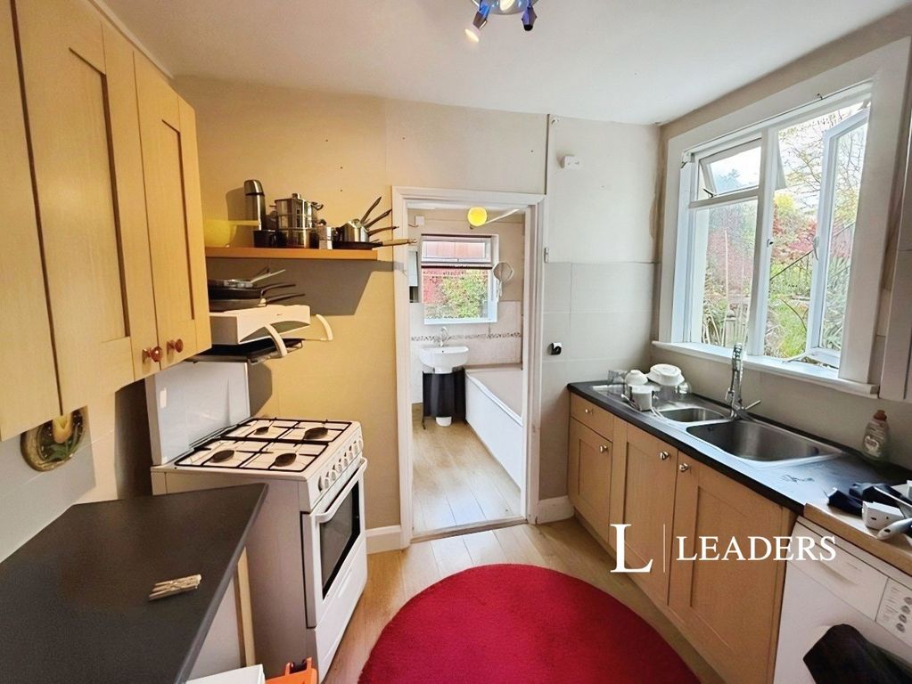 Property photo 3 of 6 Kitchen