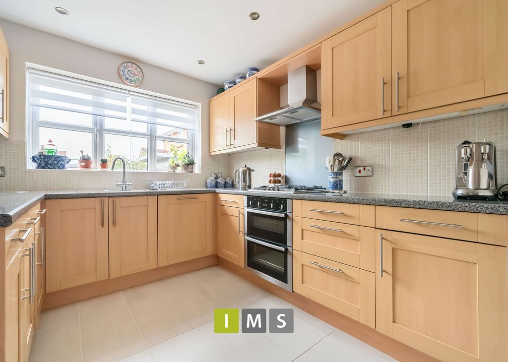 Property photo 3 of 21