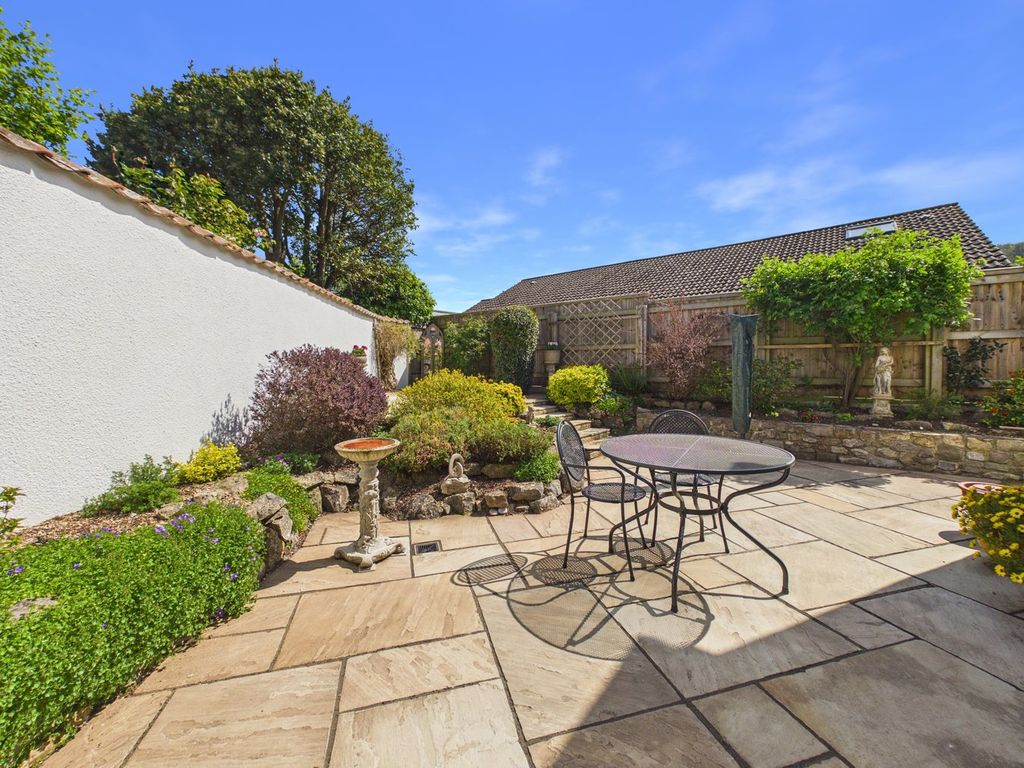 Property photo 2 of 33