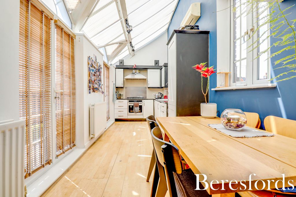 Property photo 2 of 19 Picture No. 03