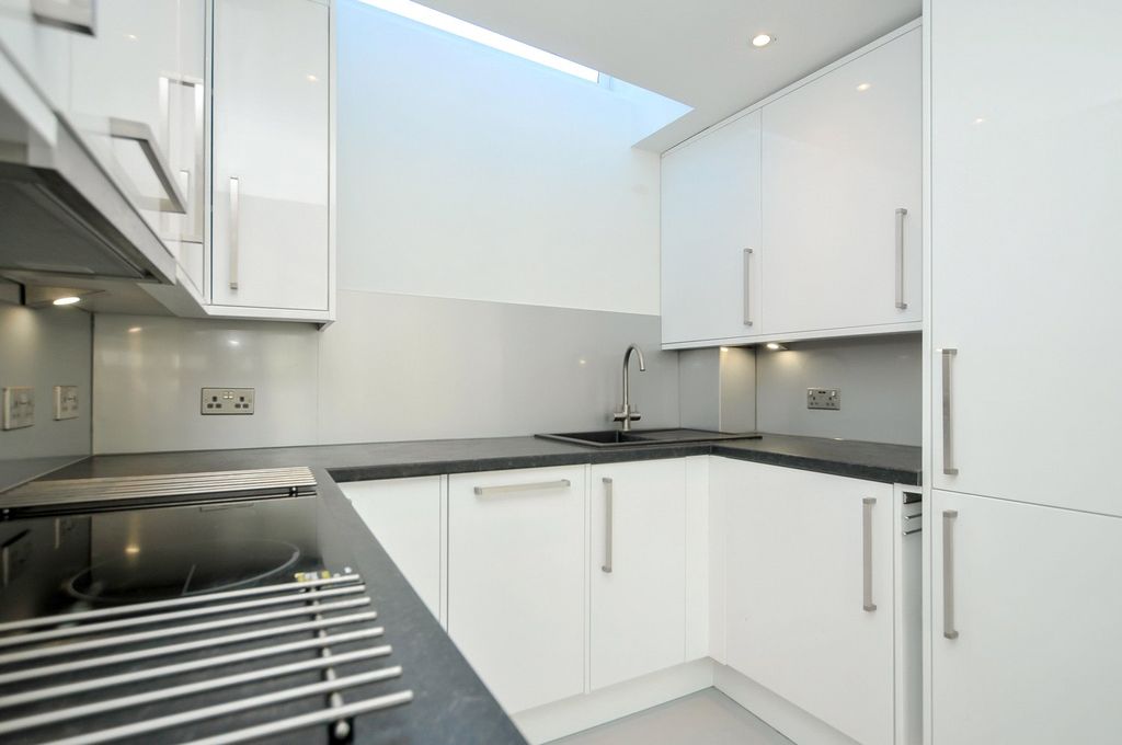 Property photo 2 of 12 Kitchen