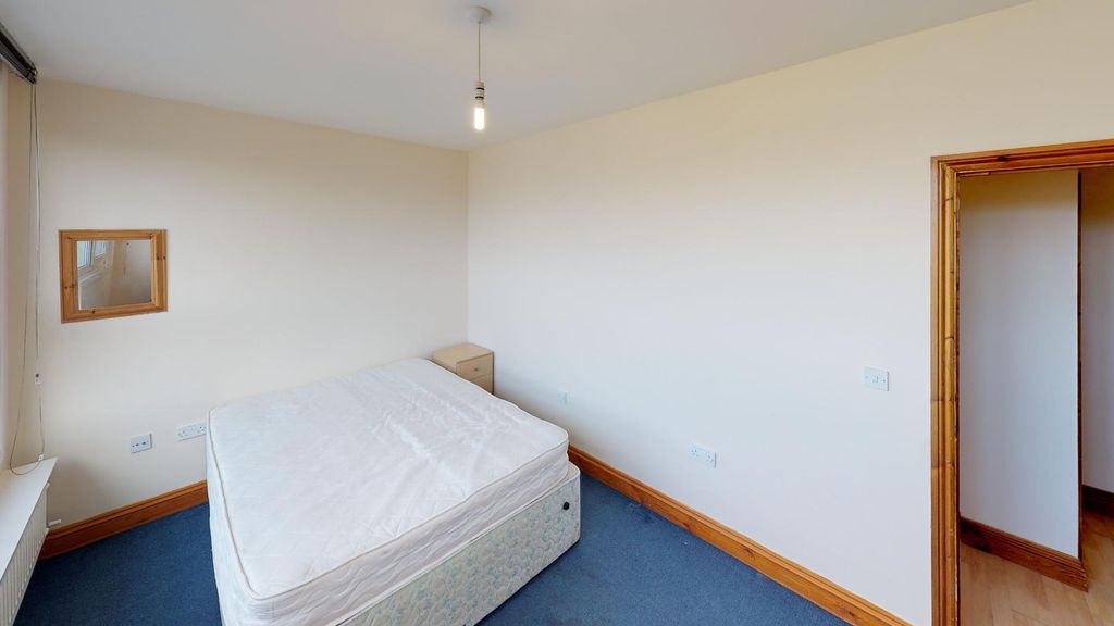Property photo 2 of 11 Images