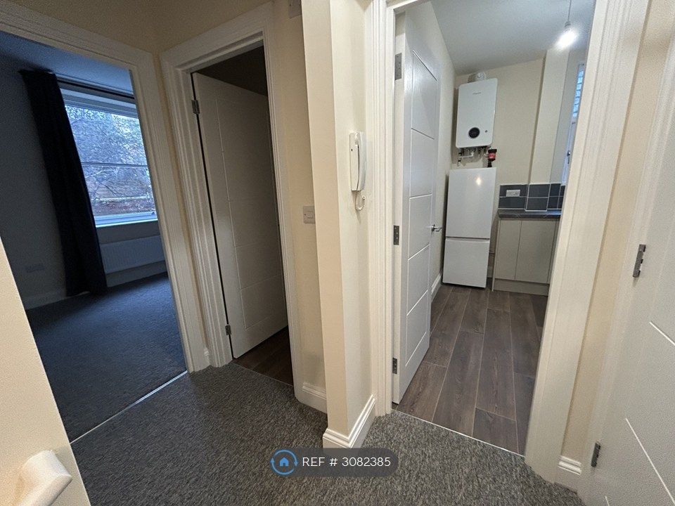 Property photo 3 of 10 Hallway