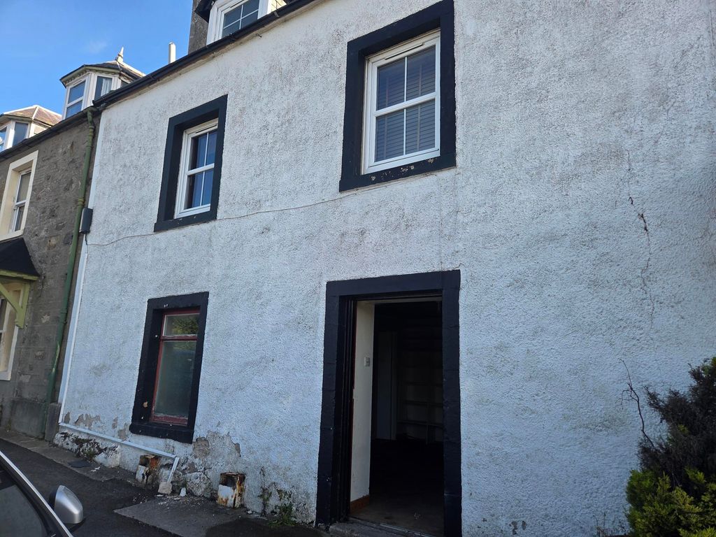 Property photo 2 of 10 1