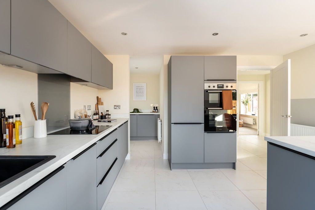 Property photo 1 of 13 The Separate Utility Room Helps You Manage A Busy Home