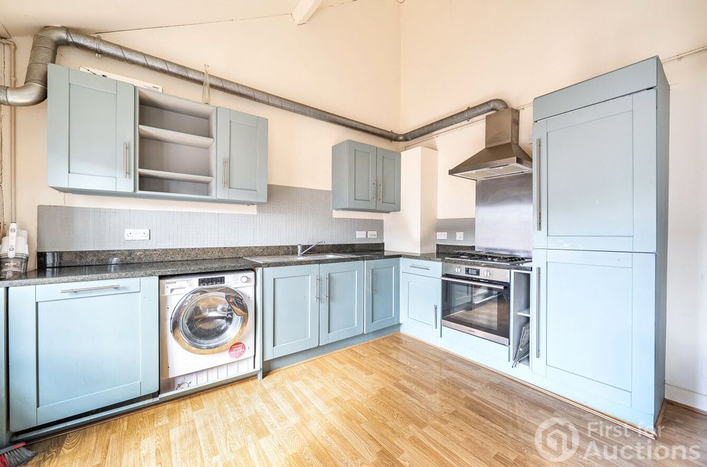 Property photo 2 of 13 2