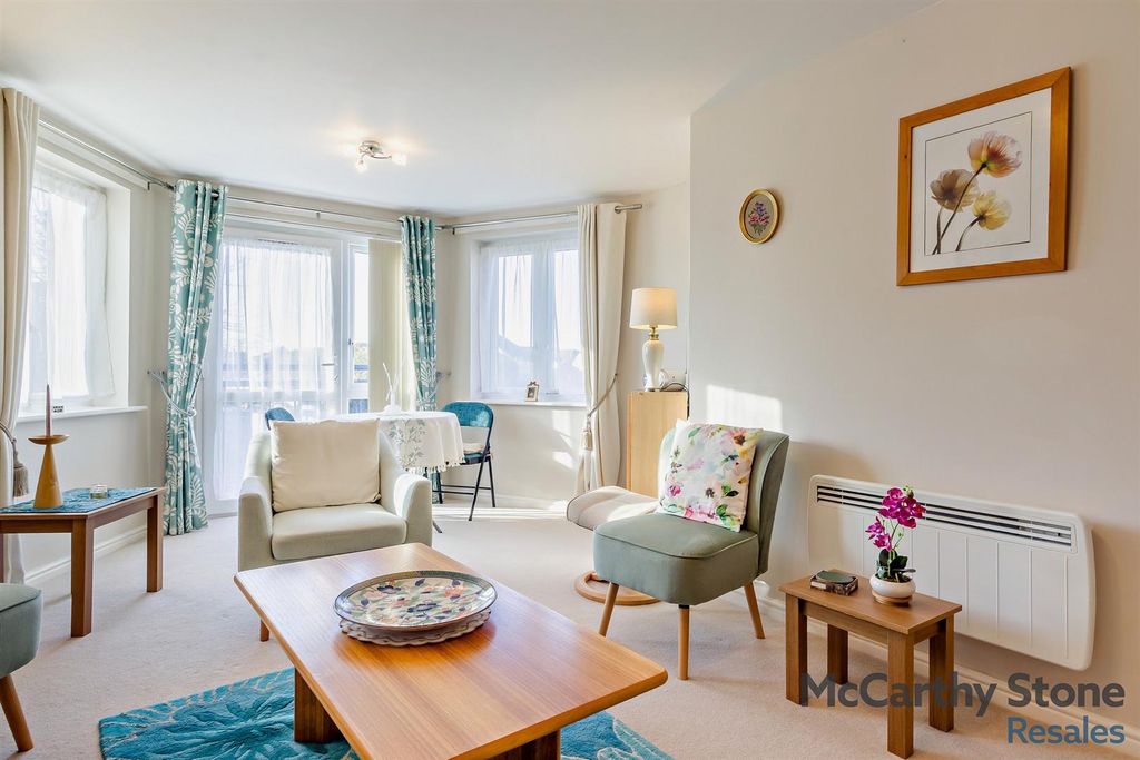 Property photo 3 of 50 8672141-Interior13-800.Jpg