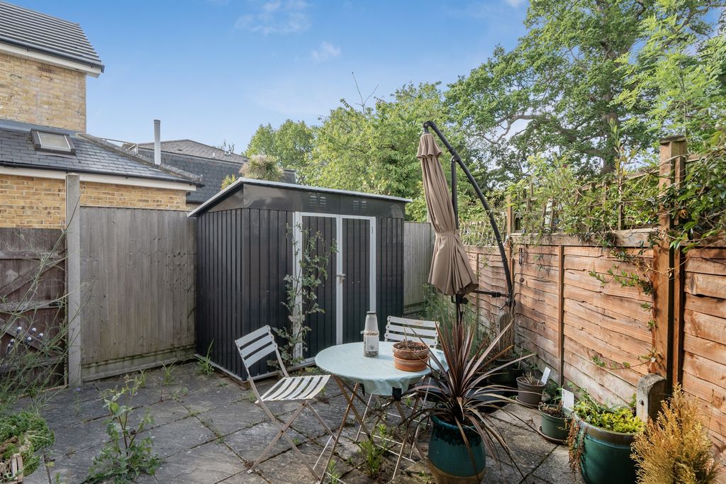 Property photo 2 of 9