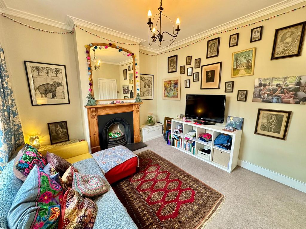 Property photo 2 of 21 Image