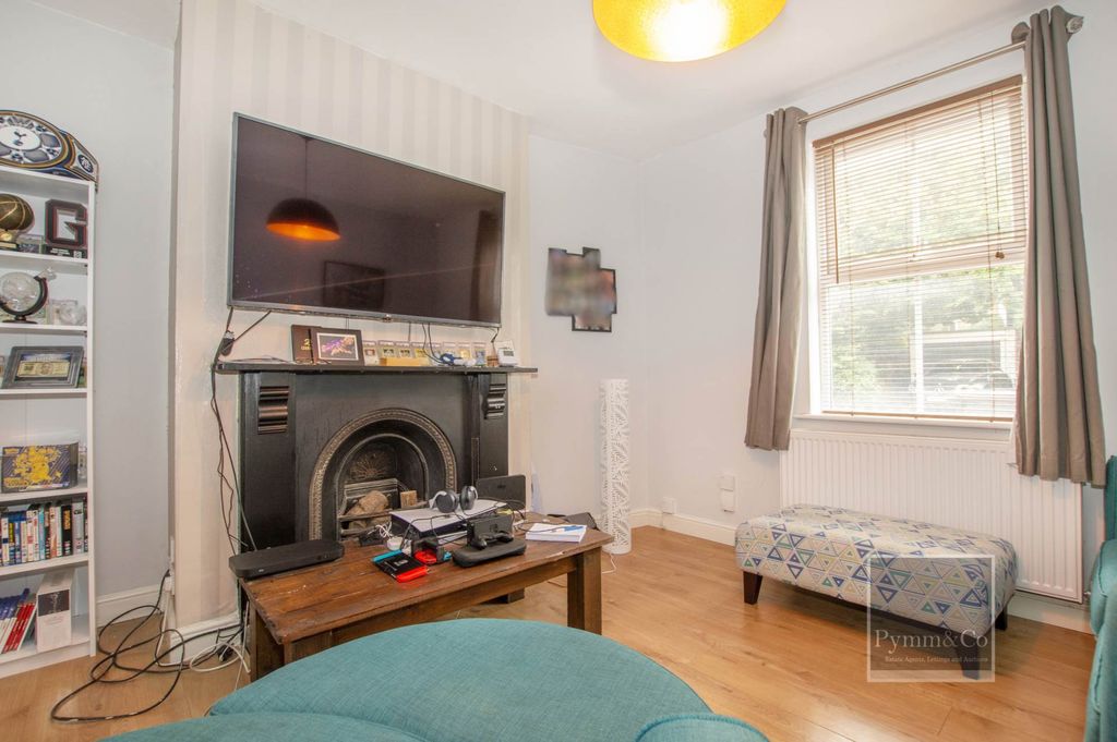 Property photo 3 of 11