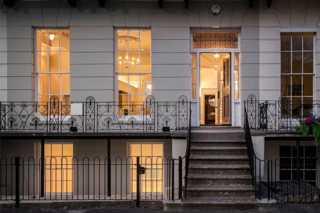 Property photo 1 of 4