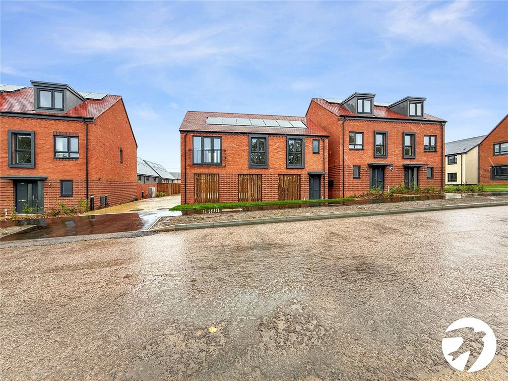 Property photo 1 of 13 External