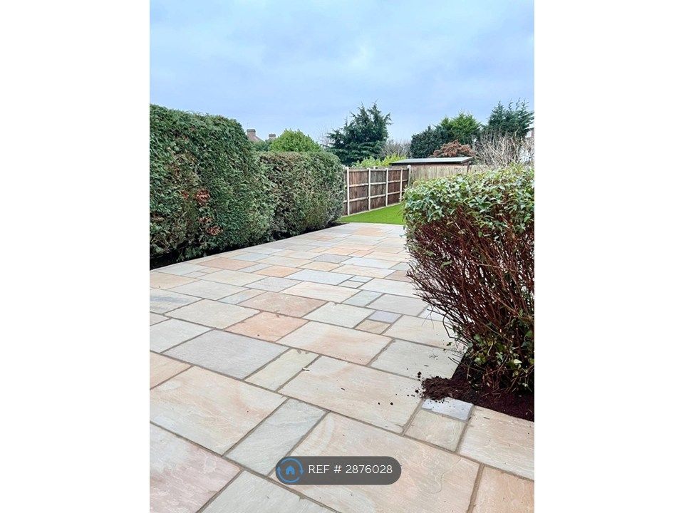 Property photo 1 of 32