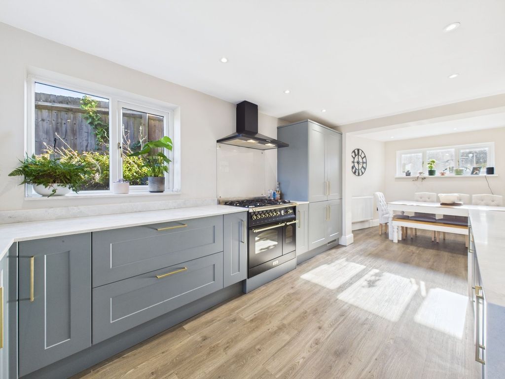 Property photo 3 of 30