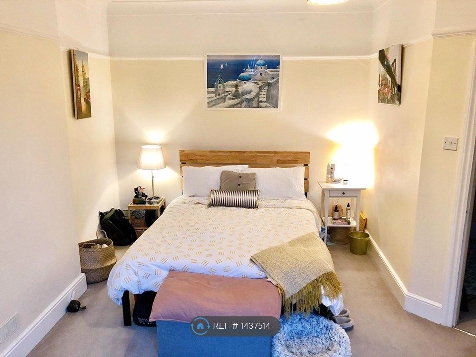 Property photo 3 of 12 Master Bedroom