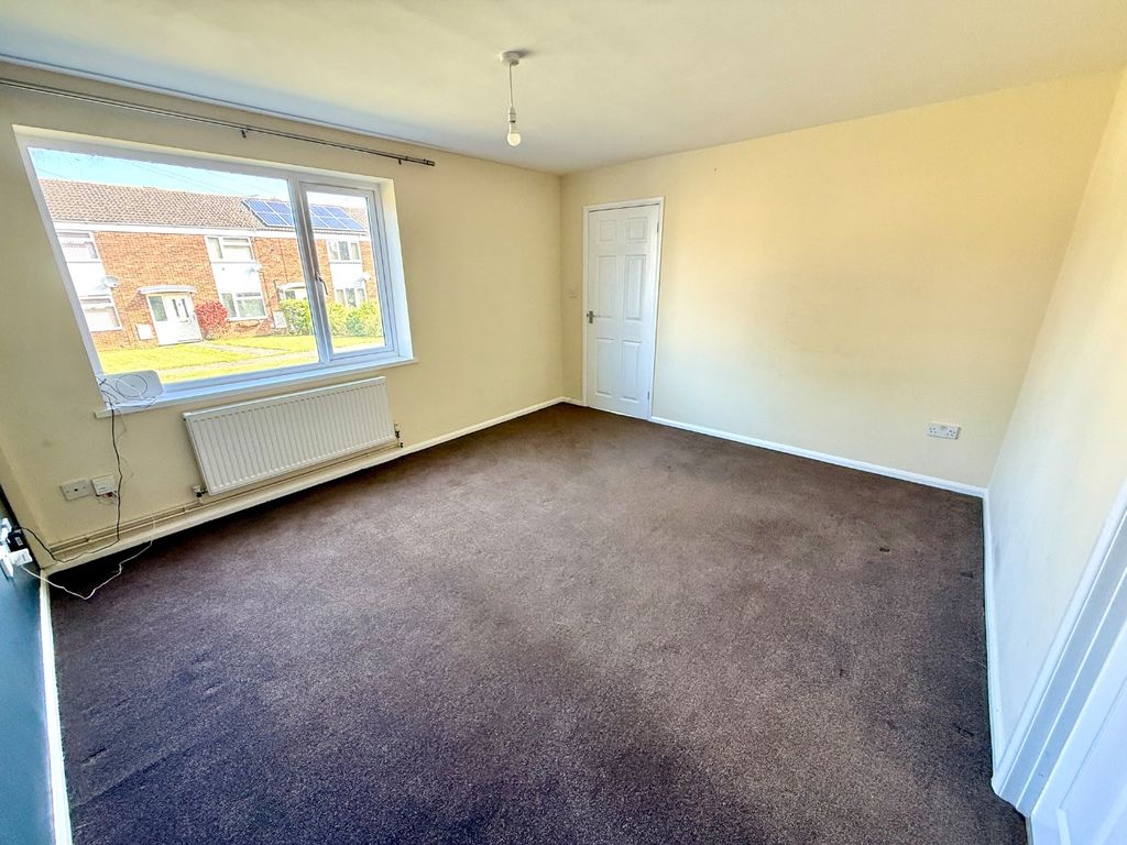 Property photo 3 of 26 4403655