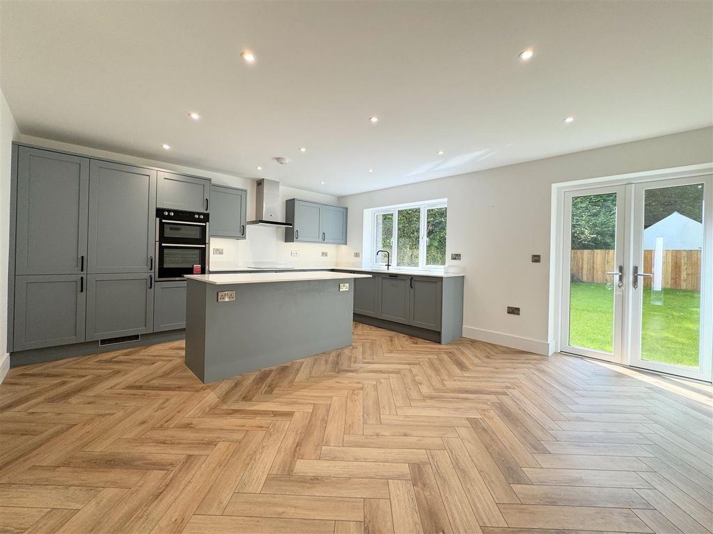 Property photo 3 of 25 Kitchen Diner