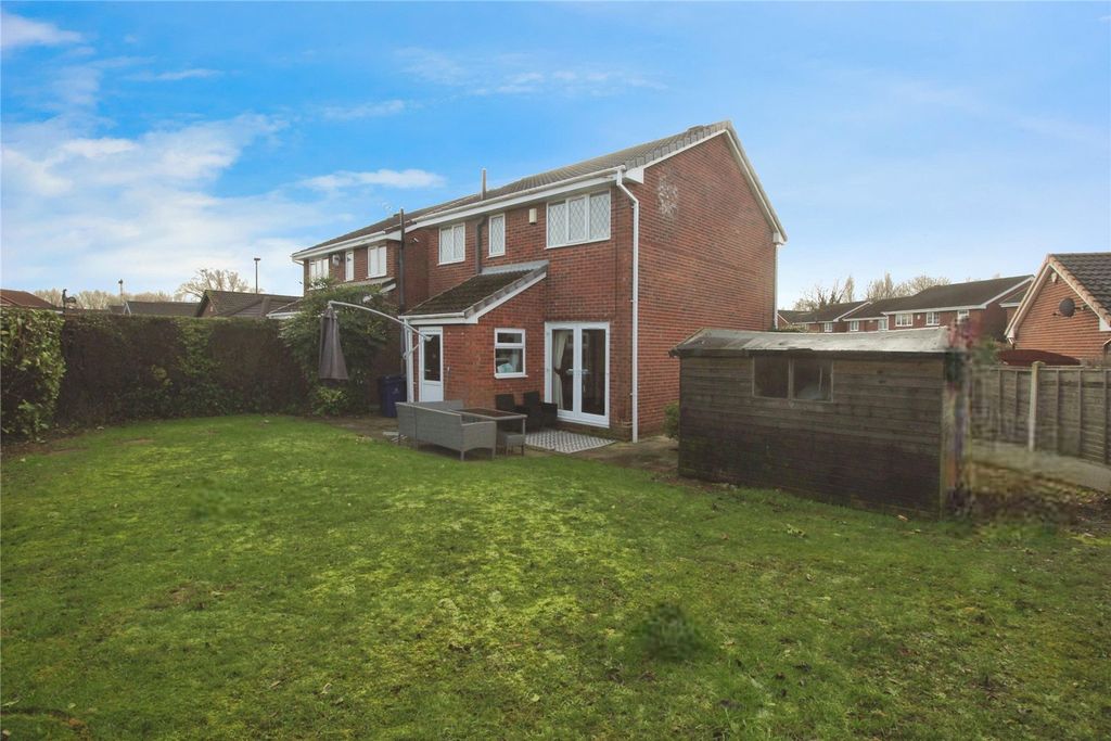 Property photo 2 of 16 Gardens