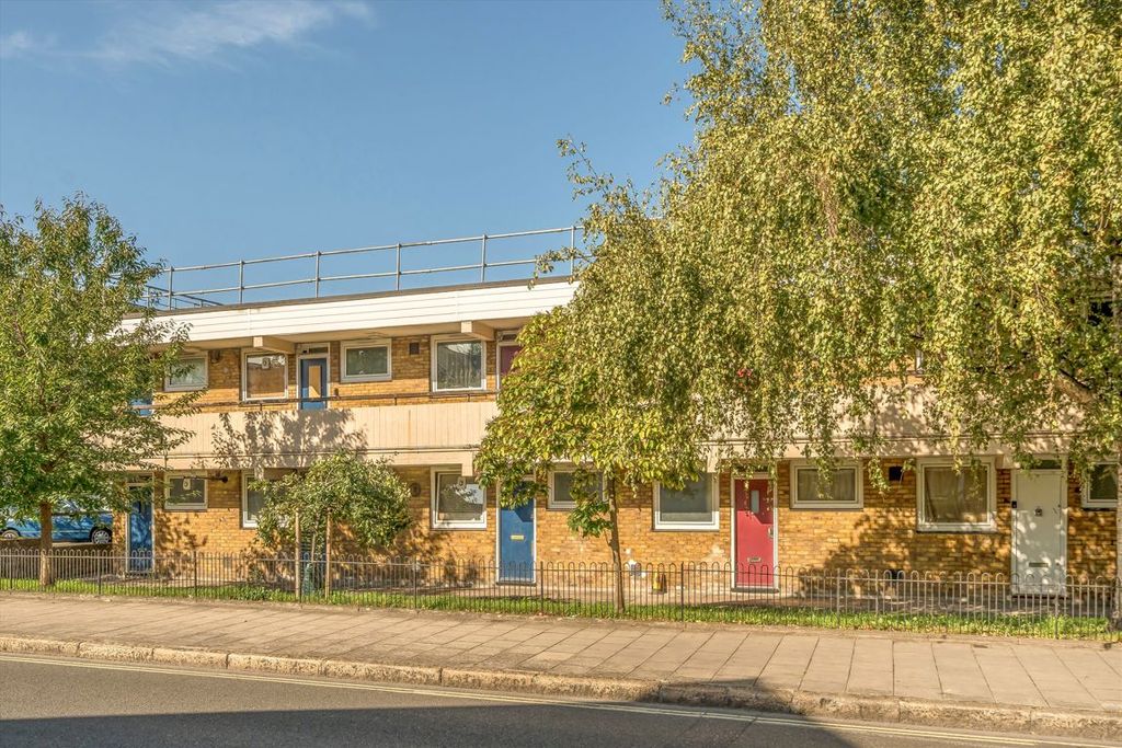 Property photo 1 of 8