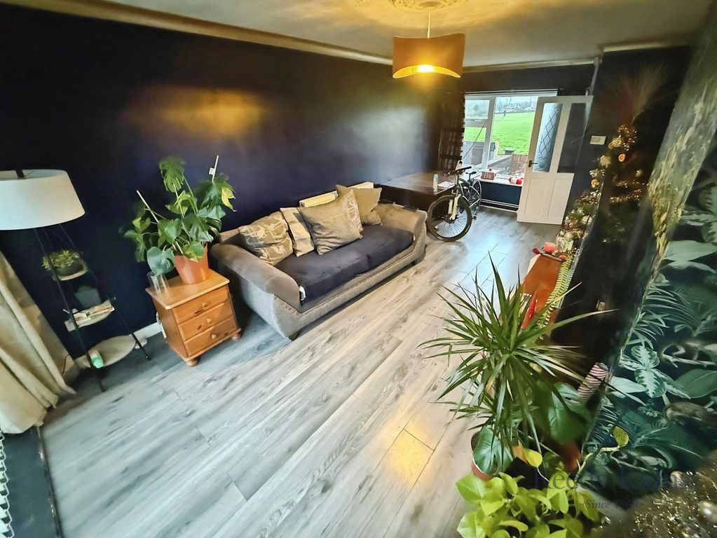 Property photo 2 of 10 Lounge