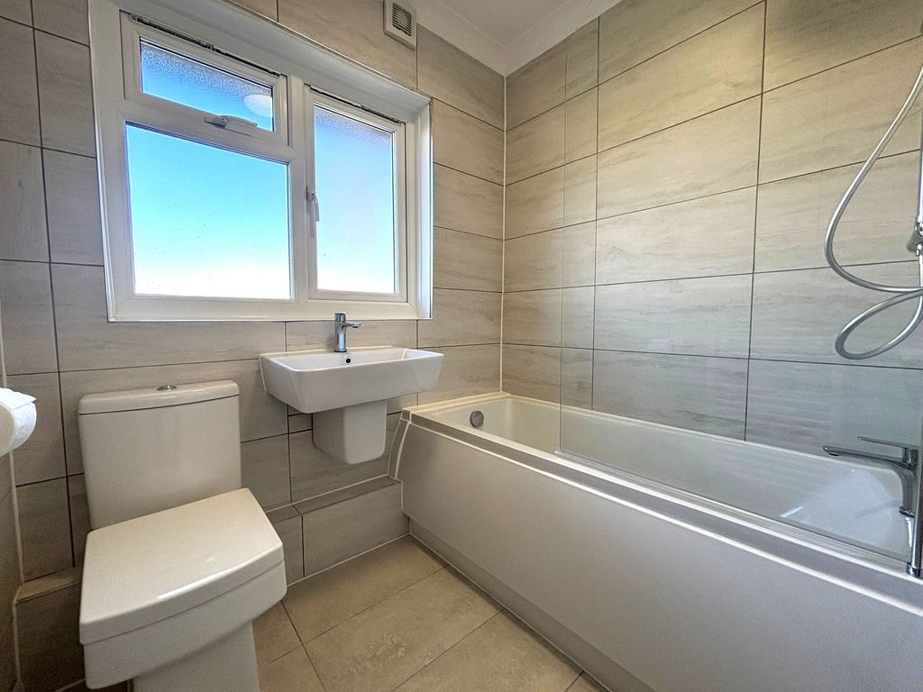 Property photo 3 of 6 Bathroom