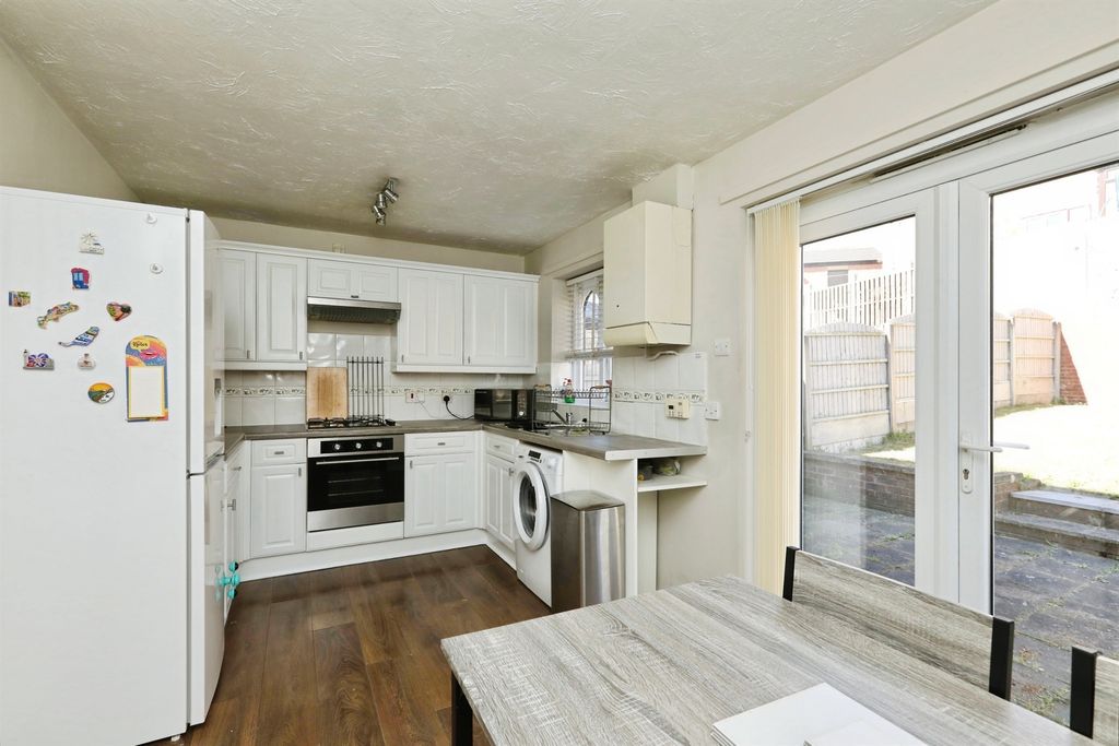 Property photo 3 of 13