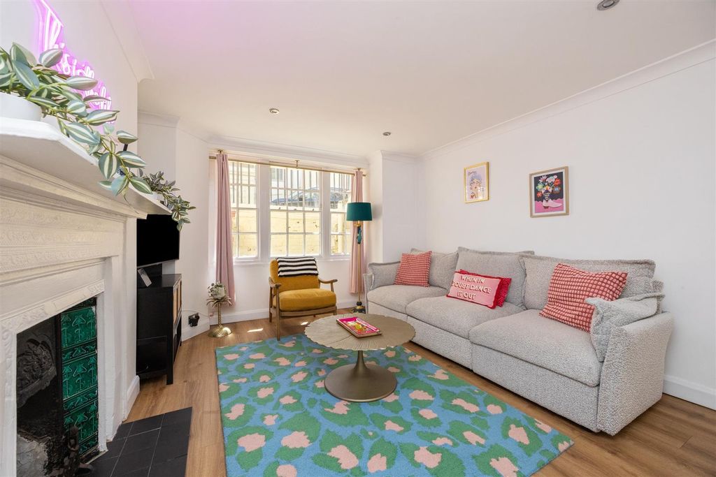 Property photo 1 of 21 Regency Square, 24A-027.Jpg
