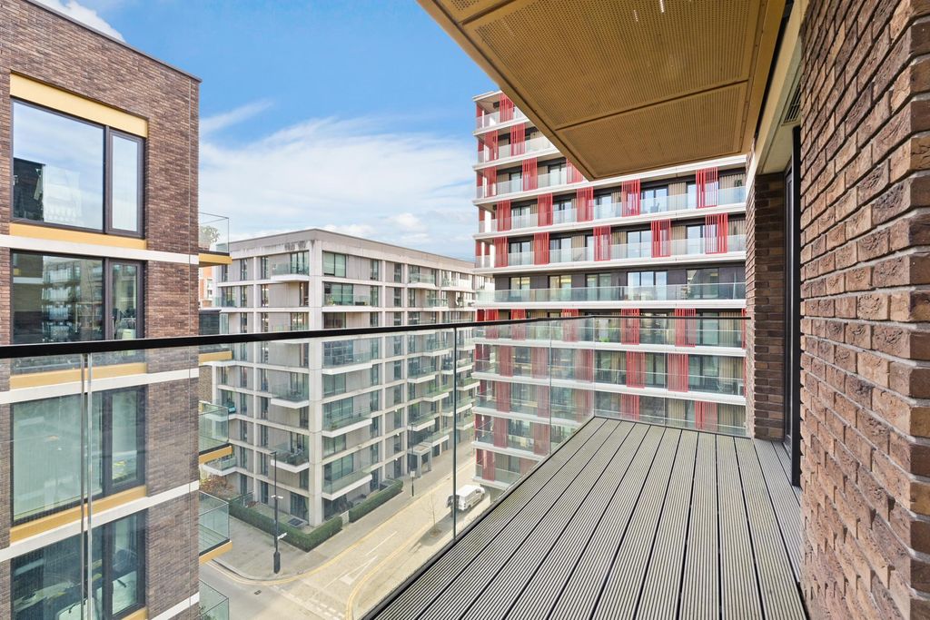 Property photo 3 of 11