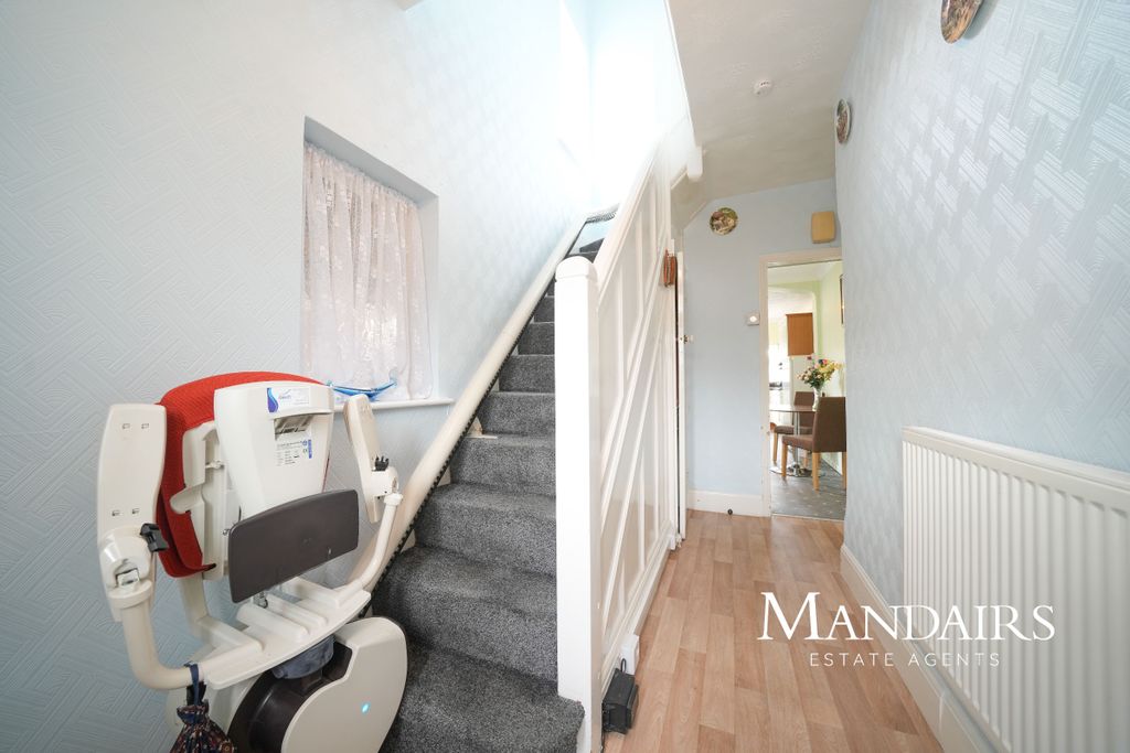 Property photo 2 of 33