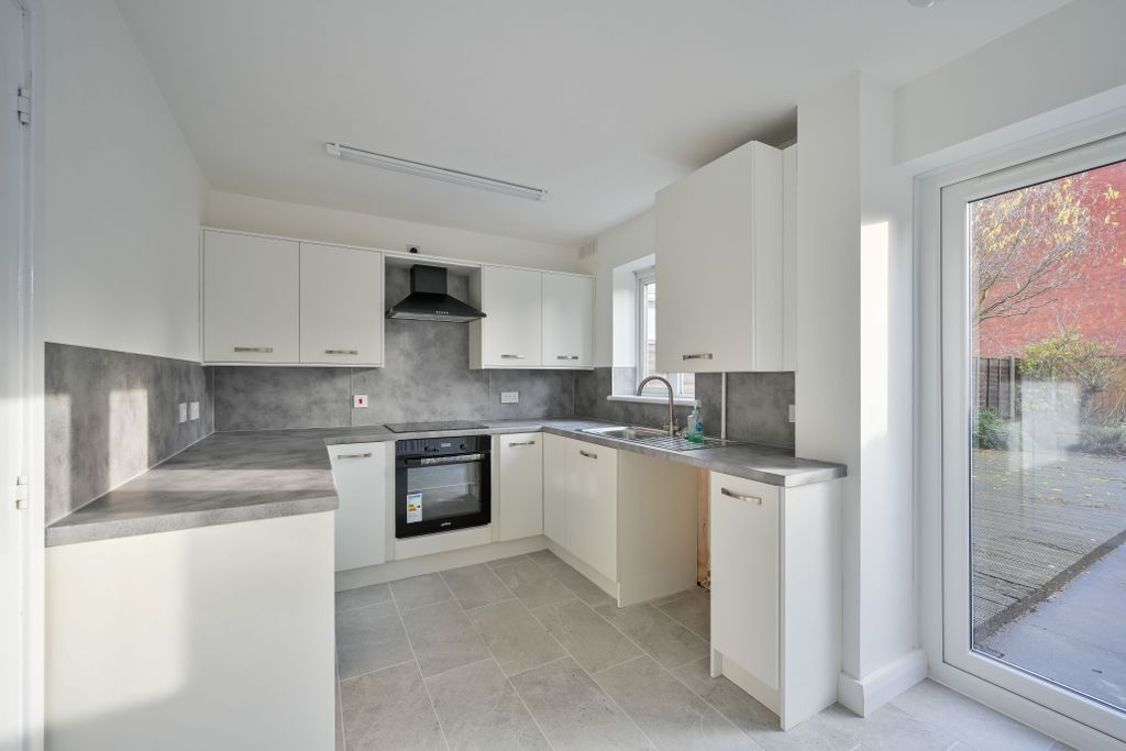 Property photo 2 of 18 Kitchen