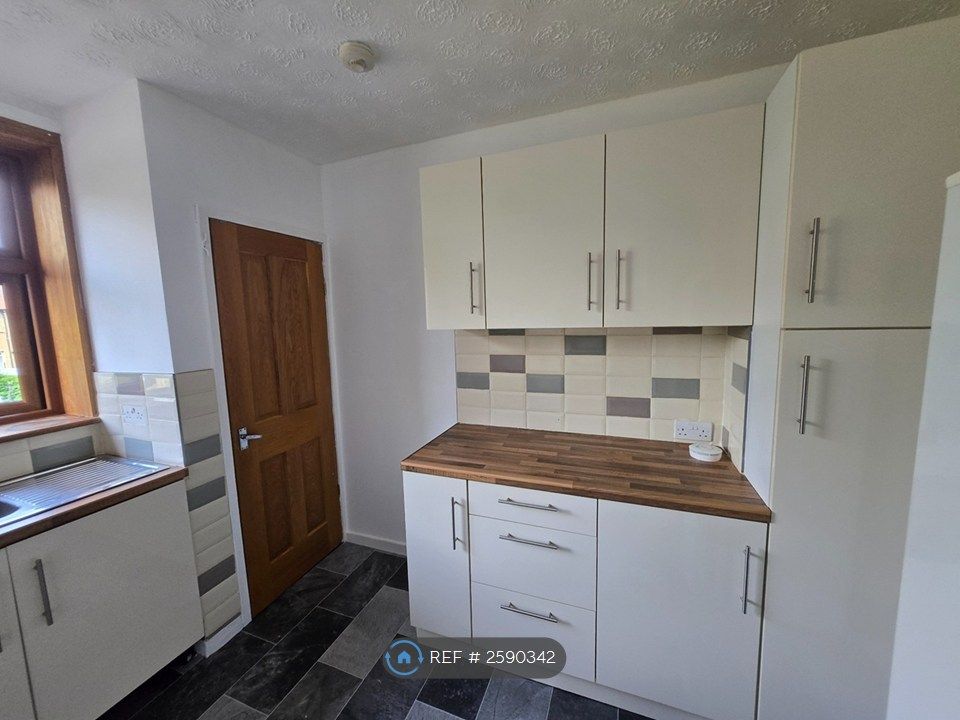 Property photo 2 of 9 Kitchen