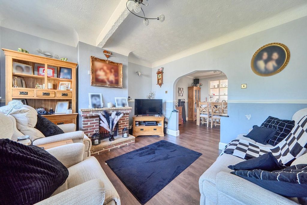 Property photo 2 of 19 1463019-17-6A0d9B2363Fa2.Jpg