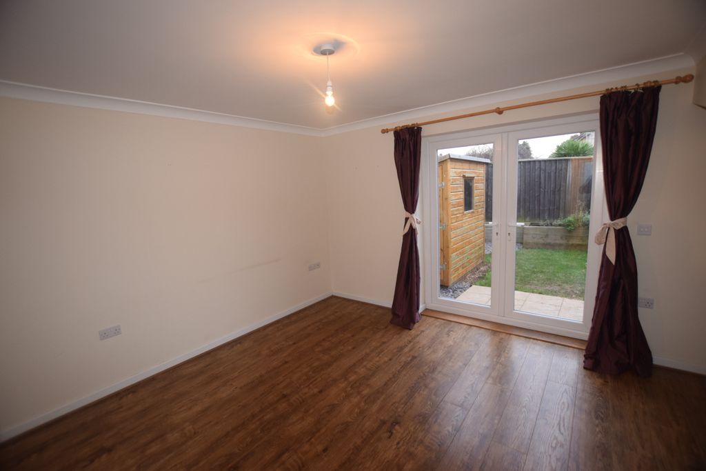 Property photo 3 of 8 Photo 03