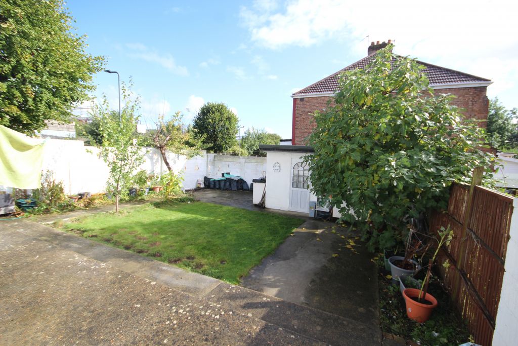 Property photo 2 of 17 Gallery