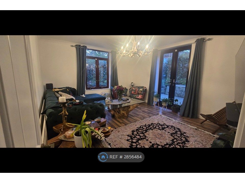 Property photo 2 of 35