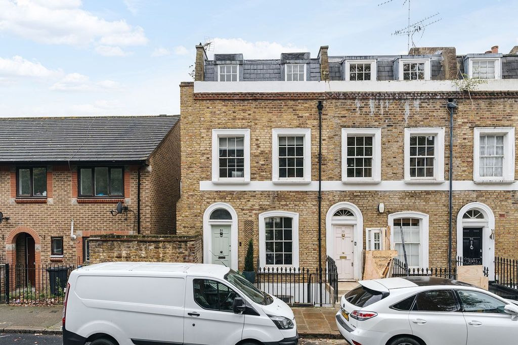 Property photo 3 of 35