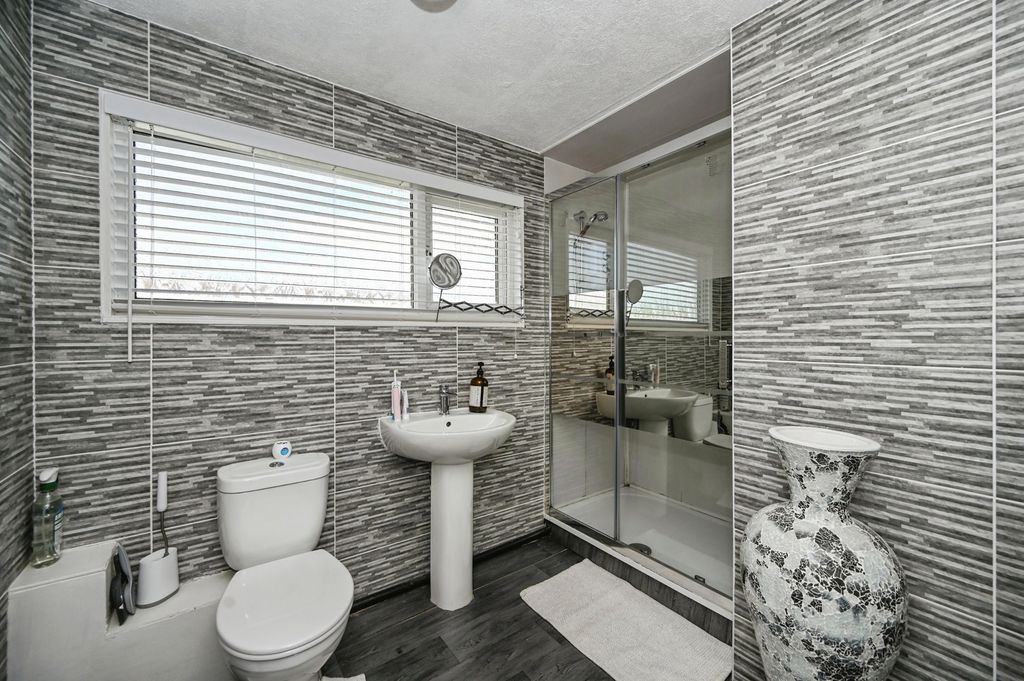 Property photo 3 of 17 Pbox-Img.Jpg