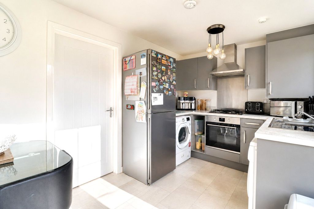 Property photo 3 of 11 Picture No. 24